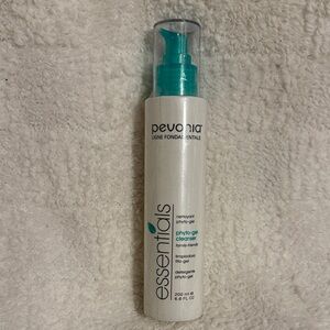 Onia Essentials Phyto-Gel Cleanser - White and Teal